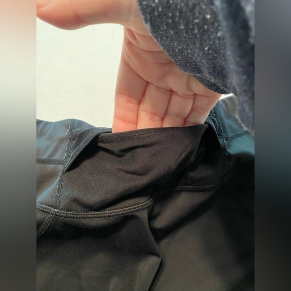 Athleta Laser Mesh Sonar Capri Tights Size Medium Black Yoga Running Leggings - Picture 7 of 7